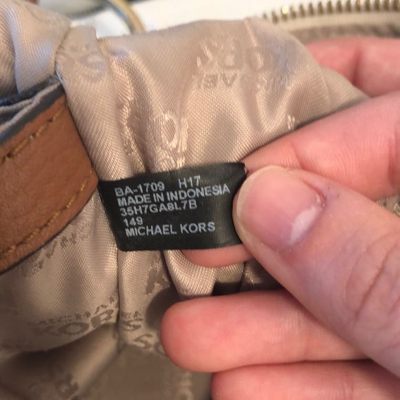 🚫SOLD on Ⓜ️ercari🚫Authentic Michael Kors Purse - Picture 8 of 16